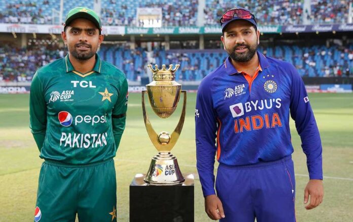 Babur Azam and Rohit Sharma with the Asia Cup Trophy